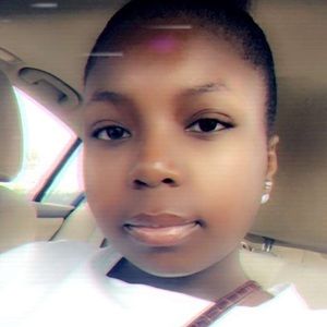 Meet your Posher, Alexis